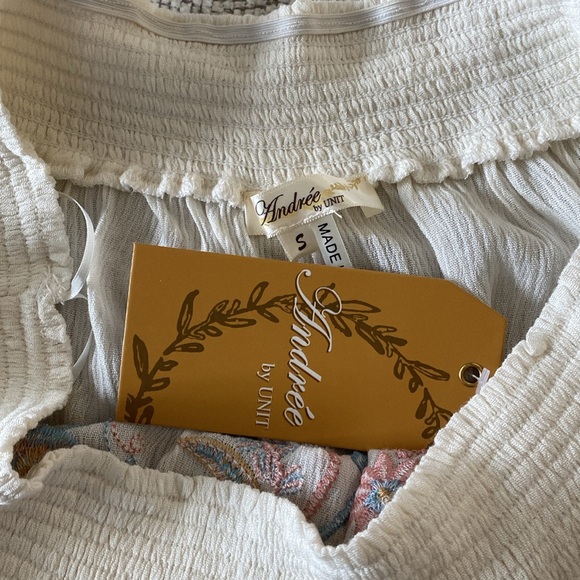 Andree by Unit off the shoulder tie front top. - Picture 6 of 7